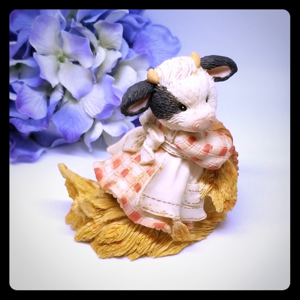 Mary Moo Moo figurine